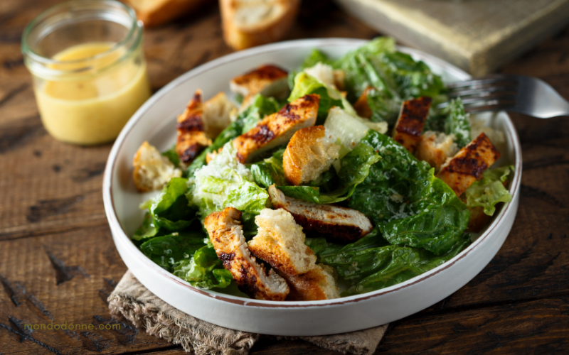 Insalata caesar salad: ricetta con pollo e curiosità