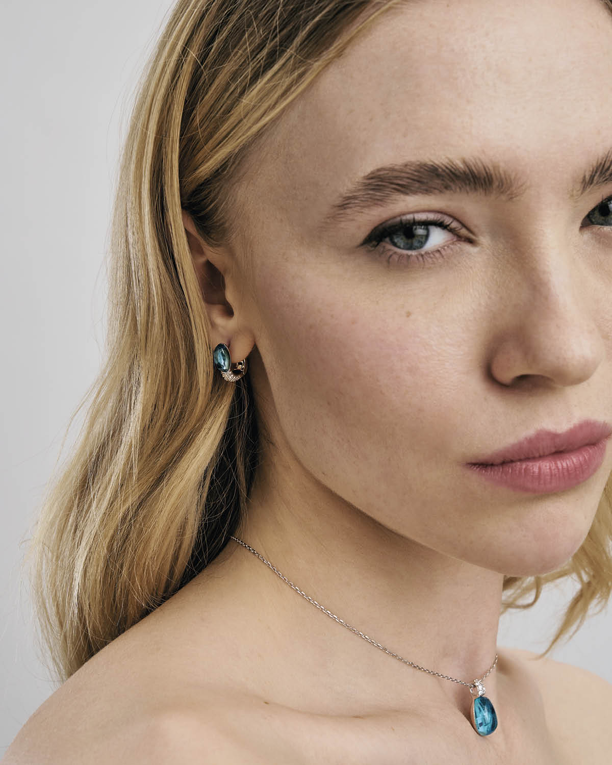 Orecchini da donna: come scegliere il modello giusto per ogni look