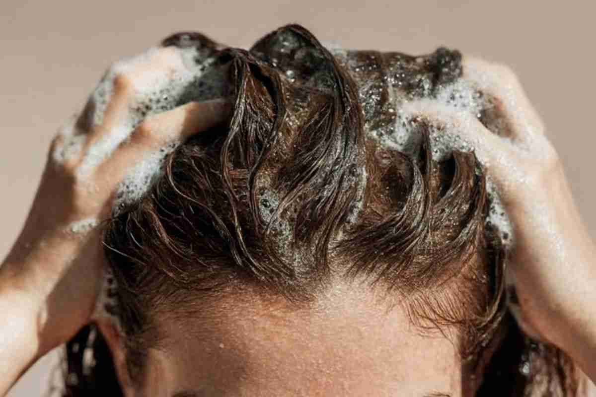 lavare capelli quanti lavaggi fare