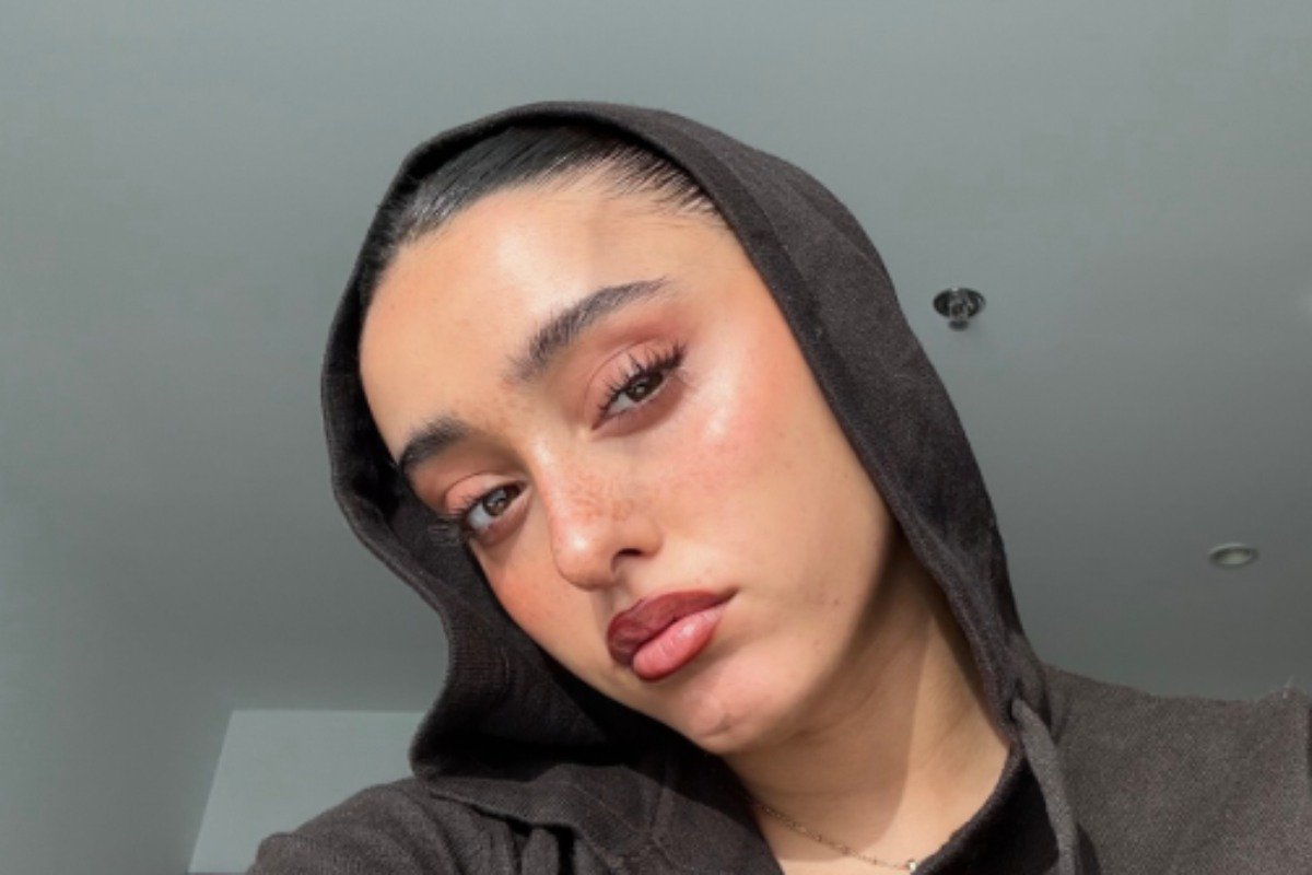 Giulia Stabile nel tour internazionale della pop star Rosalia: la reazione dei colleghi di Amici