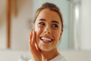 Protezione solare viso 2026: la guida definitiva per scegliere il giusto SPF