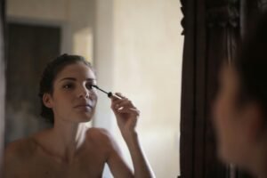 Vuoi ciglia lunghe e definite: guida alla scelta dei migliori mascara allunganti
