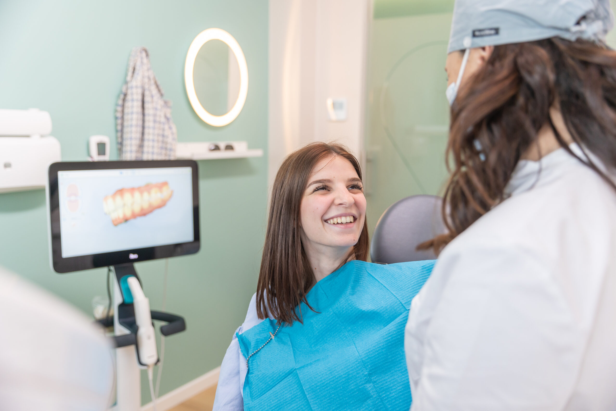 L’Igiene Orale Non Va in Vacanza: Il Vademecum Medico per un Sorriso Sano in Estate.